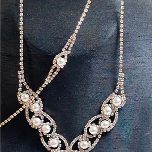 Elegant Pearl and Silver Necklace